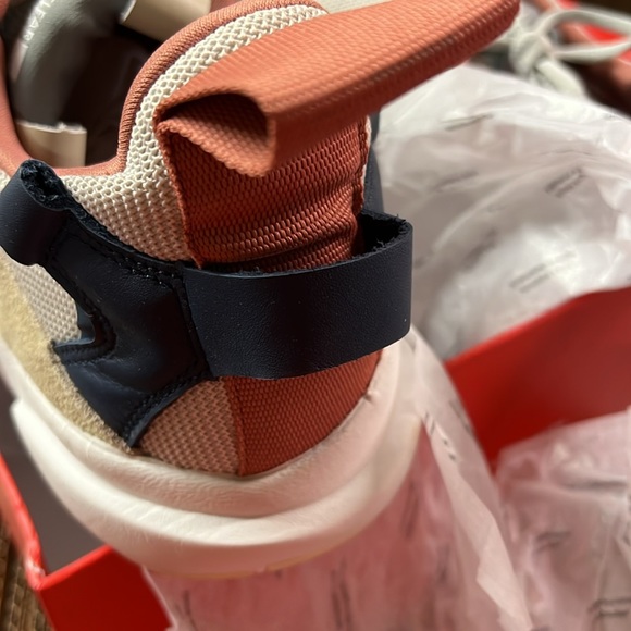 NIB Clearweather Aries Earth Grey Shoes - Picture 8 of 9